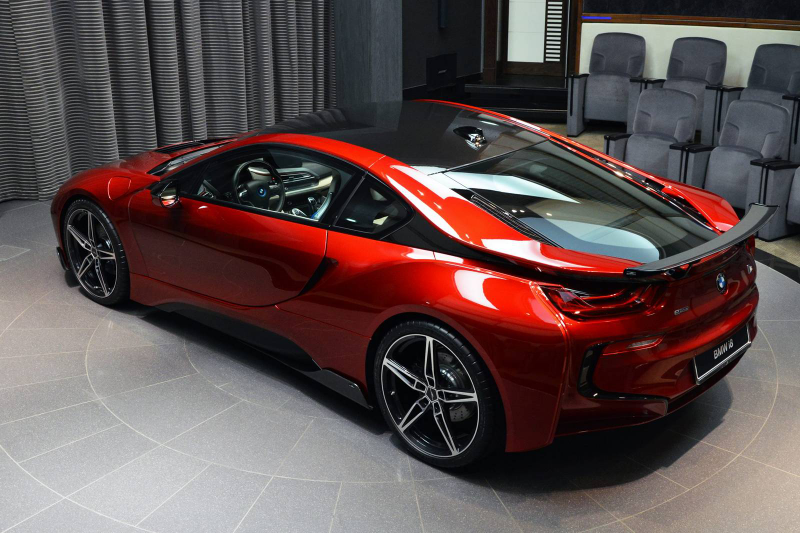 Illustration for article titled A Princess And Her BMW i8